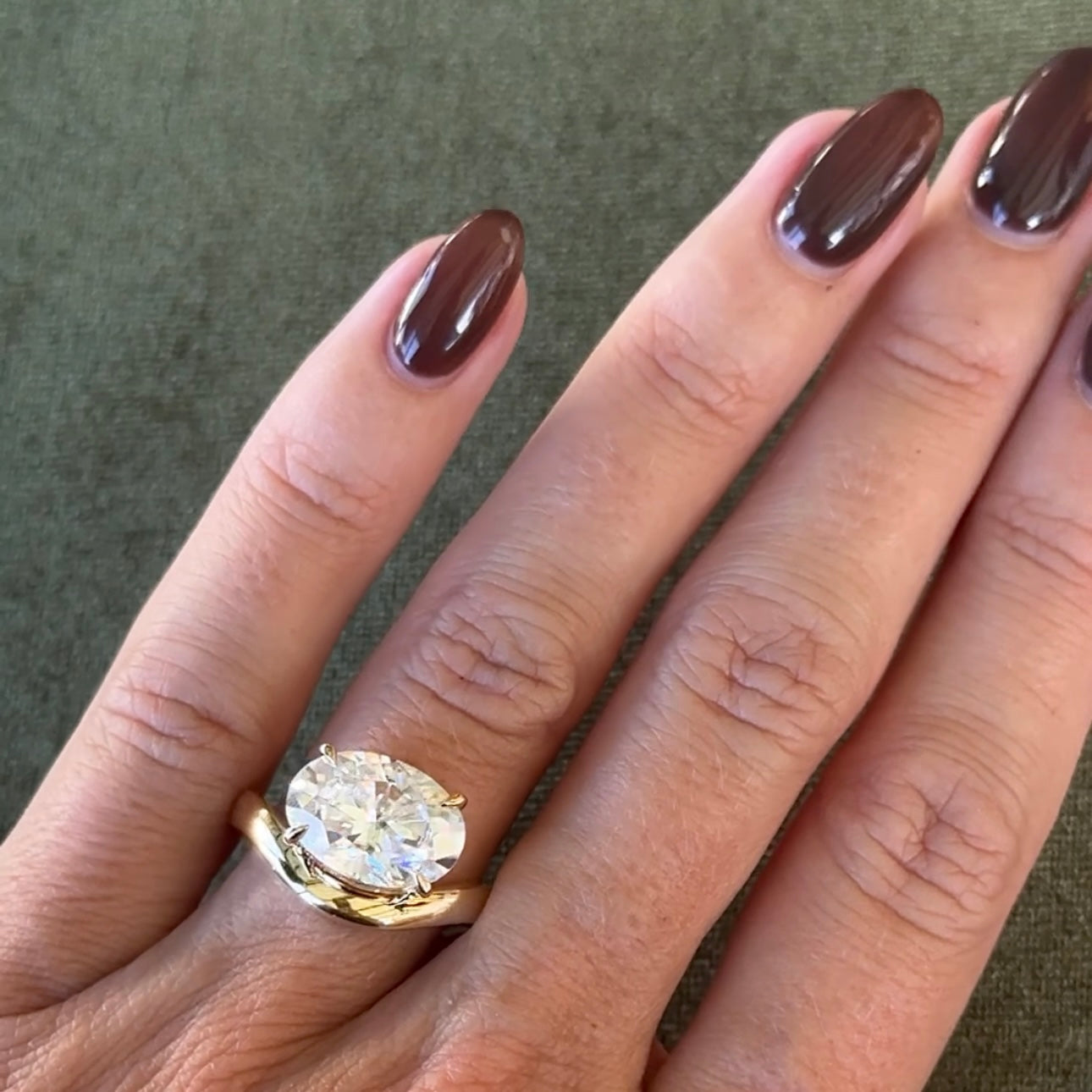 Quinn Oval Solitaire