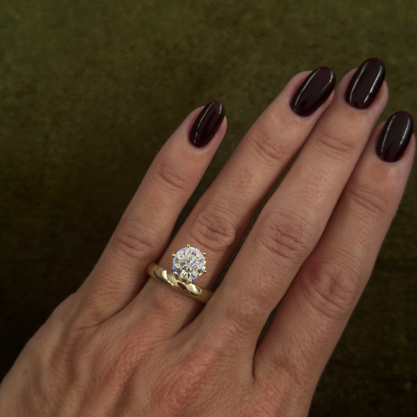 Mia Round Solitaire