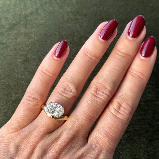 Quinn Oval Solitaire