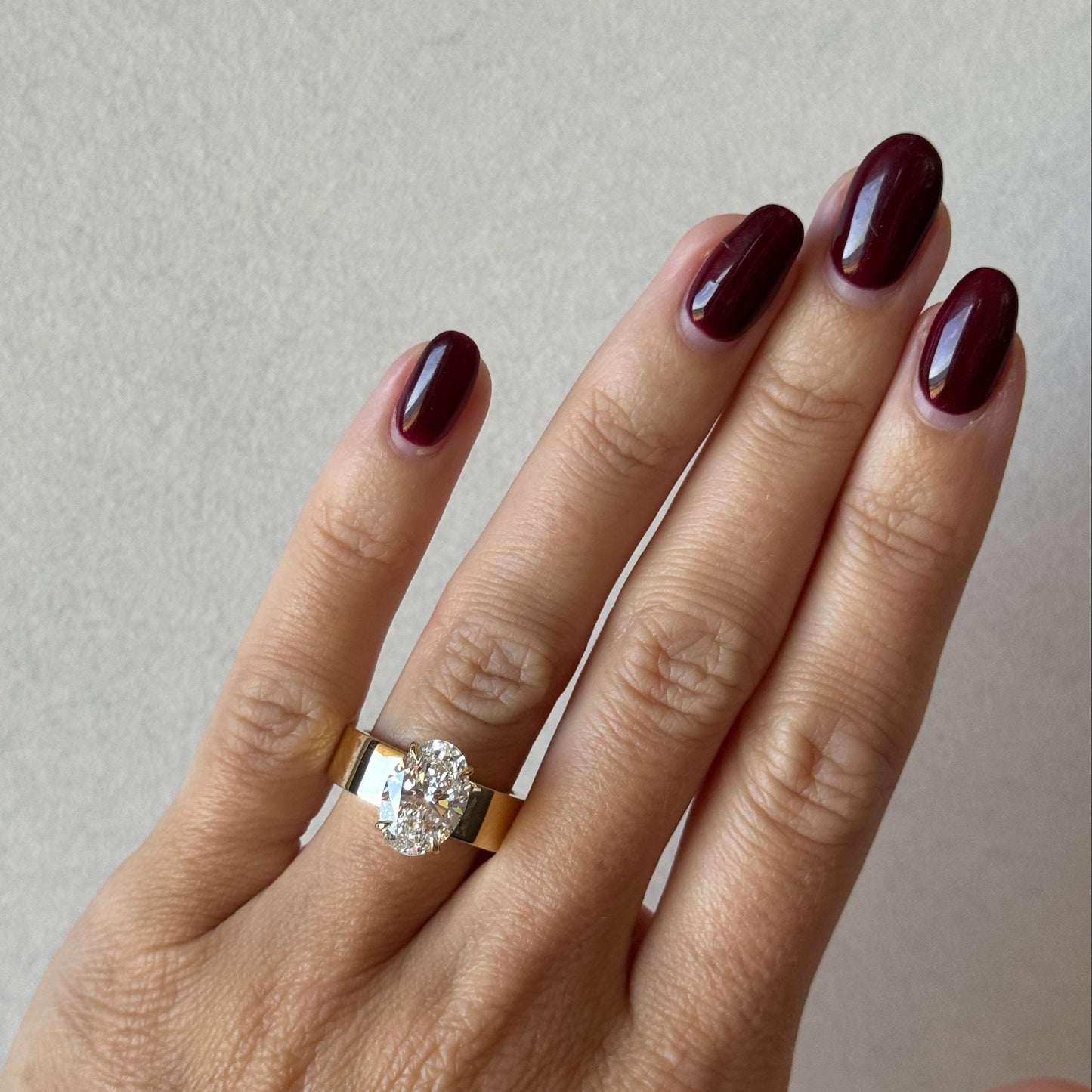 Kendall Oval Solitaire